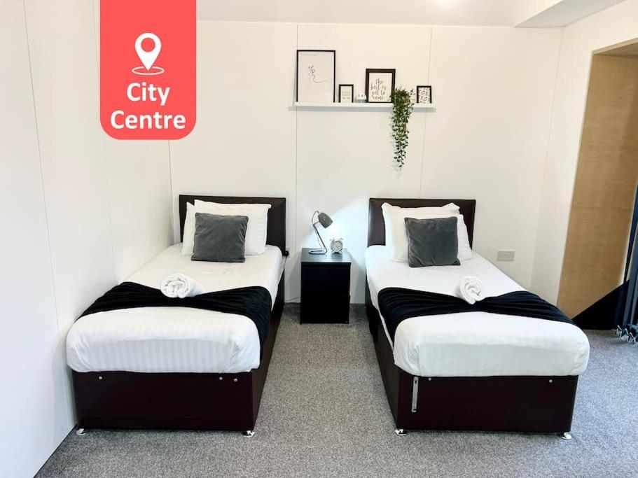 Large Townhouse 5 Beds With Two Parking Spaces - Manchester City Centre Exterior foto