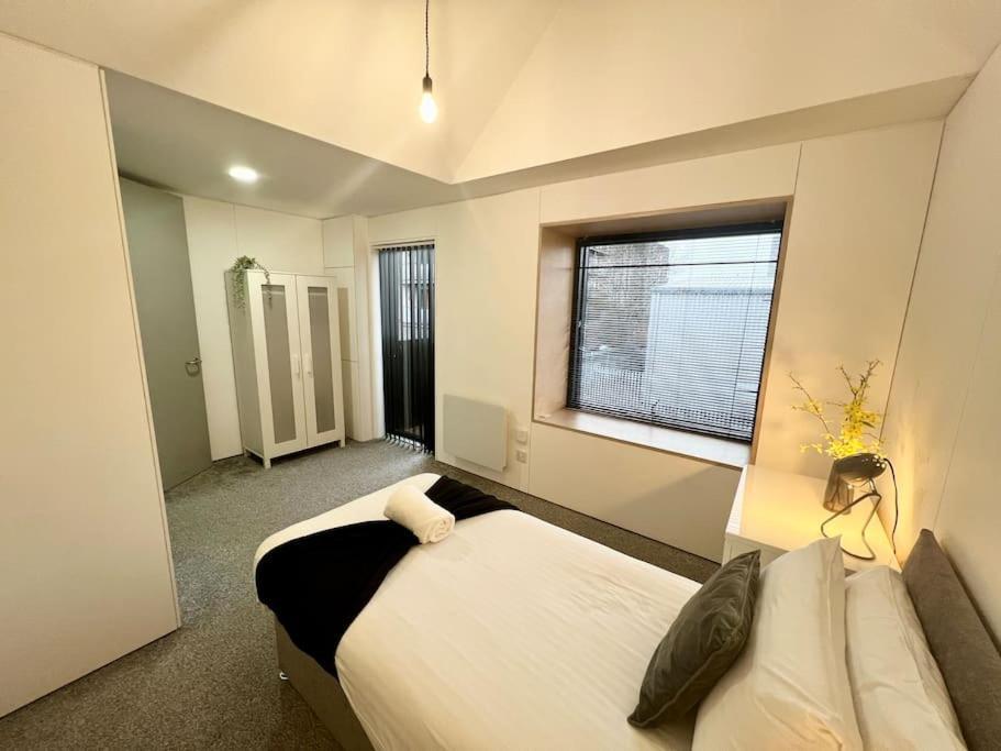 Large Townhouse 5 Beds With Two Parking Spaces - Manchester City Centre Exterior foto