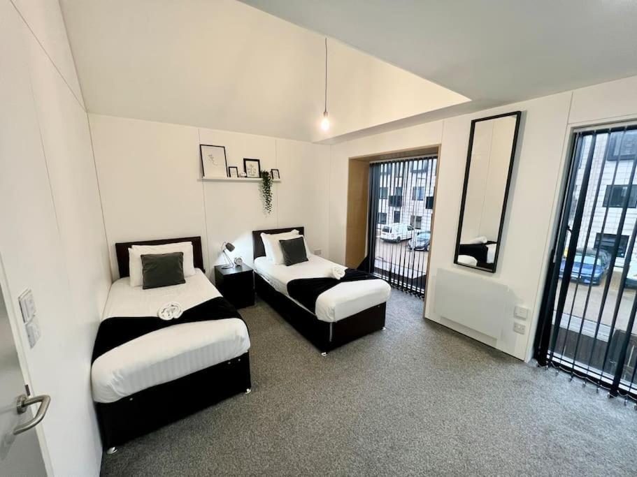 Large Townhouse 5 Beds With Two Parking Spaces - Manchester City Centre Exterior foto