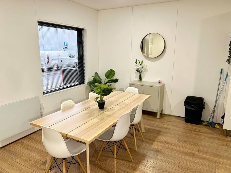 Large Townhouse 5 Beds With Two Parking Spaces - Manchester City Centre Exterior foto