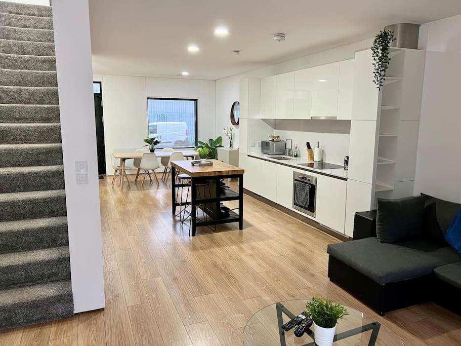 Large Townhouse 5 Beds With Two Parking Spaces - Manchester City Centre Exterior foto